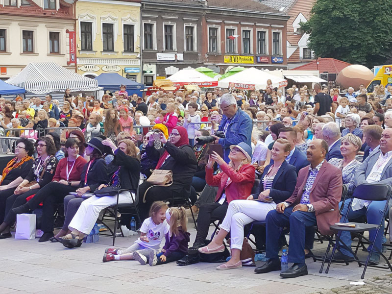 Intervención del presidente de la organización internacional del arte popular en la inauguración del congreso de la  Juventud de la organización en la ciudad de Cracovia en Polonia 12 – 16 de julio de 2017 