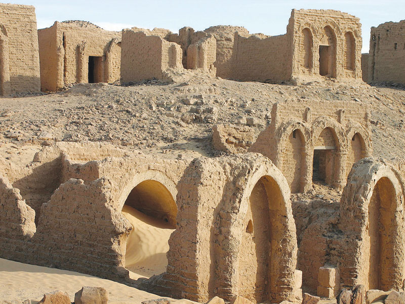 El folclore. Unidad de texto y variedad de lectura  (Oasis egipcios – Jarga, cementerio del Bagawat)