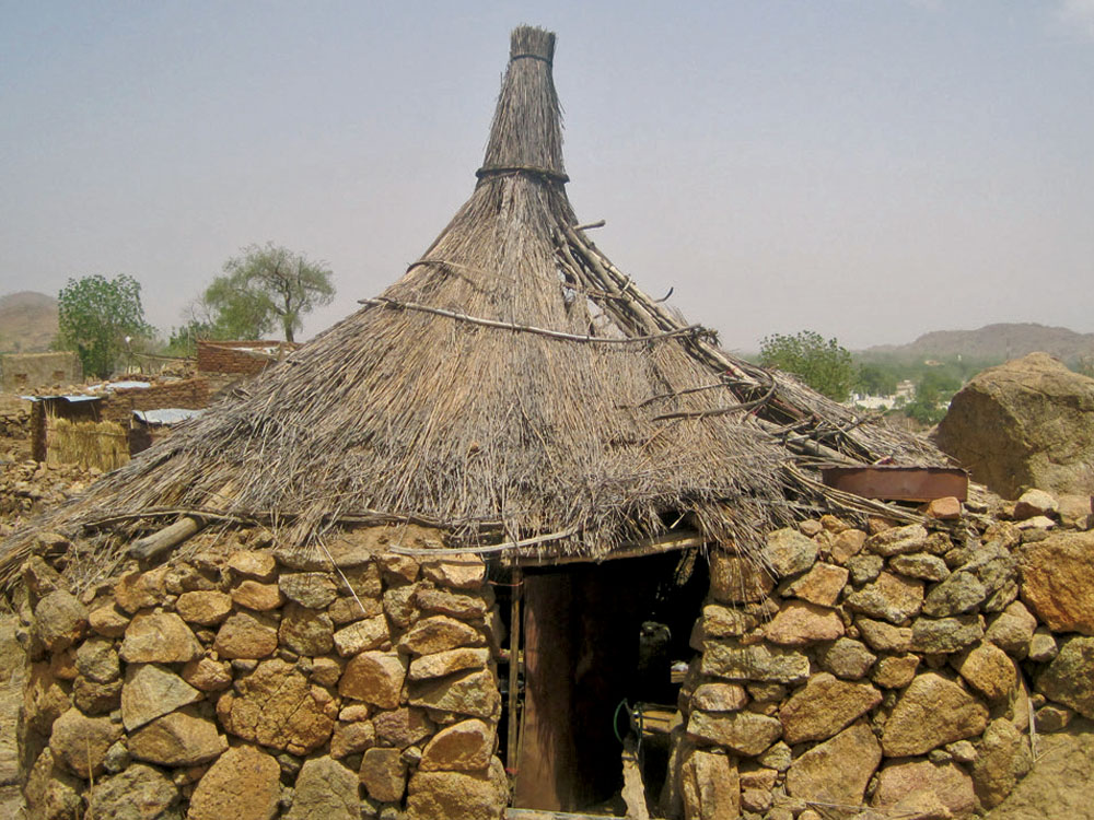The style of houses in western and eastern Sudan