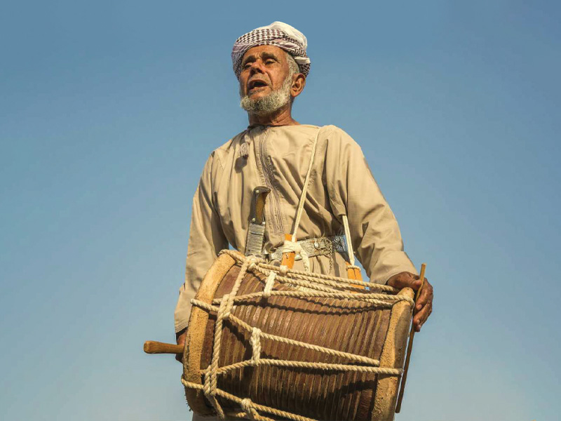 تاريخ الموسيقى في  سلطنة عمان:  مقاربات دينية ومقارنات تاريخية
